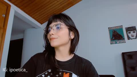 Snapshot of poeeticaa_ chatting on December 30, 6:27 pm IG ipoetica online show from December 30, 6:27 pm