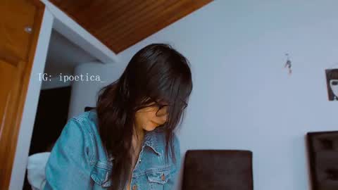 Snapshot of poeeticaa_ chatting on March 1, 12:34 pm IG ipoetica online show from March 1, 12:34 pm