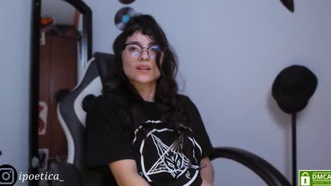 Snapshot of poeeticaa_ chatting on March 6, 4:58 pm IG ipoetica online show from March 6, 4:58 pm