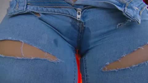 poison_milf_ online show from November 14, 5:06 am