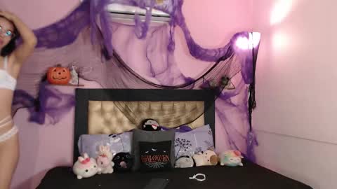 poison_pink online show from November 2, 2:08 pm