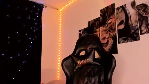 Snapshot of poison_willow chatting on December 15, 10:26 pm Willow Hours 12pm to 630pm Colombian time FRIDAY AND SUNDAY FREE DAYS online show from December 15, 10:26 pm