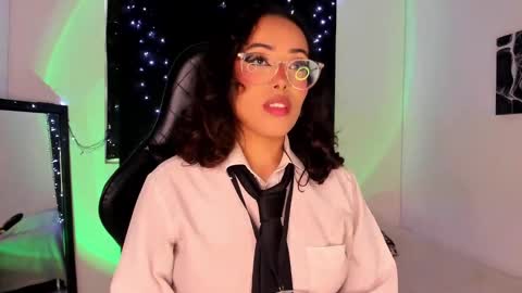 Snapshot of poison_willow chatting on January 5, 6:02 pm Willow Hours 12pm to 630pm Colombian time FRIDAY AND SUNDAY FREE DAYS online show from January 5, 6:02 pm