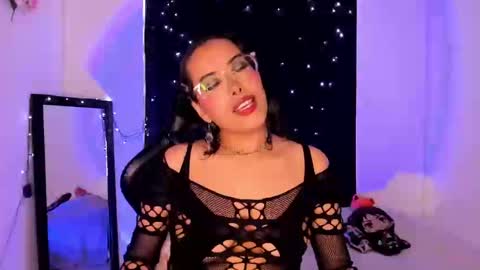 Snapshot of poison_willow chatting on January 14, 5:23 pm Willow Hours 12pm to 630pm Colombian time FRIDAY AND SUNDAY FREE DAYS online show from January 14, 5:23 pm