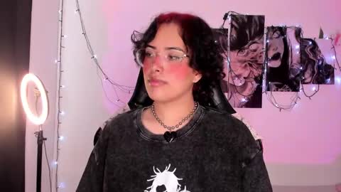 Snapshot of poison_willow chatting on September 9, 4:06 pm Willow Hours 12pm to 630pm Colombian time FRIDAY AND SUNDAY FREE DAYS online show from September 9, 4:06 pm