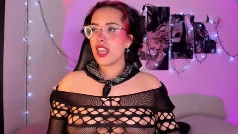 Snapshot of poison_willow chatting on September 22, 5:37 pm Willow Hours 12pm to 630pm Colombian time FRIDAY AND SUNDAY FREE DAYS online show from September 22, 5:37 pm