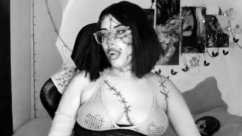 Snapshot of poison_willow chatting on October 18, 5:46 pm Willow Hours 12pm to 630pm Colombian time FRIDAY AND SUNDAY FREE DAYS online show from October 18, 5:46 pm