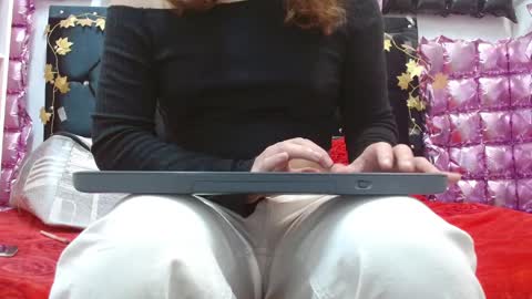 Snapshot of poisondost_hot chatting on October 26, 4:57 pm Aleja online show from October 26, 4:57 pm