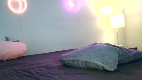 Snapshot of poisonedpeach chatting on January 12, 1:42 am Jenna online show from January 12, 1:42 am