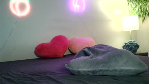 Snapshot of poisonedpeach chatting on March 12, 2:52 am Jenna online show from March 12, 2:52 am