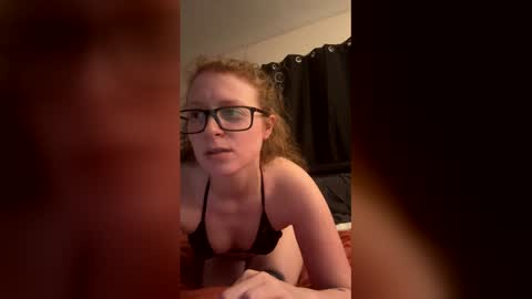 poisonivyy95 online show from March 1, 3:08 am