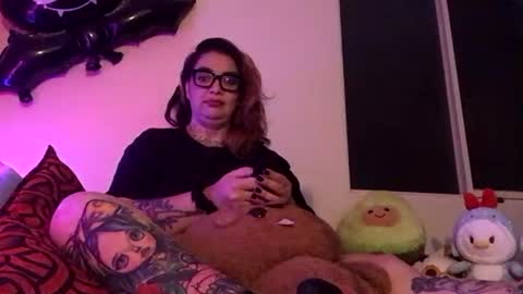 poisson_ivy_ online show from October 28, 8:29 am