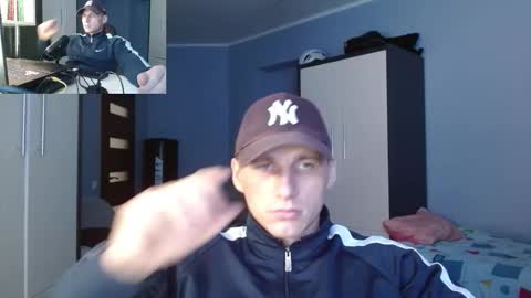 Snapshot of poliglotjoe chatting on October 20, 1:11 pm Poliglot online show from October 20, 1:11 pm