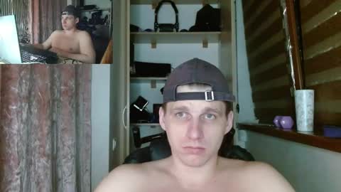 Snapshot of poliglotjoe2 chatting on May 10, 11:32 pm Poliglotjoe2 online show from May 10, 11:32 pm