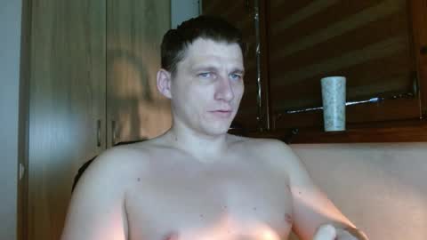 Snapshot of poliglotjoe2 chatting on May 18, 4:46 pm Poliglotjoe2 online show from May 18, 4:46 pm