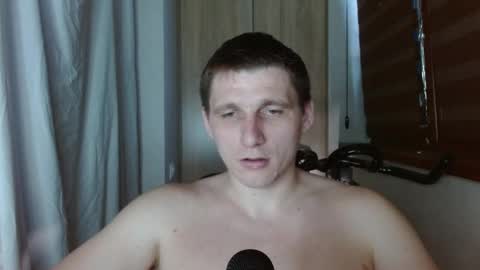 Snapshot of poliglotjoe2 chatting on May 28, 6:43 am Poliglotjoe2 online show from May 28, 6:43 am