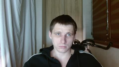 Snapshot of poliglotjoe2 chatting on May 30, 12:02 pm Poliglotjoe2 online show from May 30, 12:02 pm