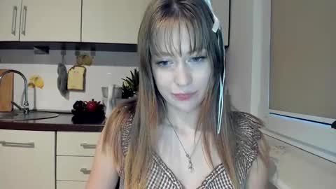 Snapshot of polihoney chatting on June 6, 6:45 pm Polina online show from June 6, 6:45 pm