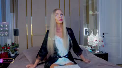 Snapshot of poliina chatting on January 2, 9:07 pm Polina online show from January 2, 9:07 pm