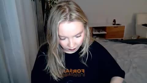 Snapshot of polinajones chatting on June 5, 5:07 pm PolinaJones online show from June 5, 5:07 pm