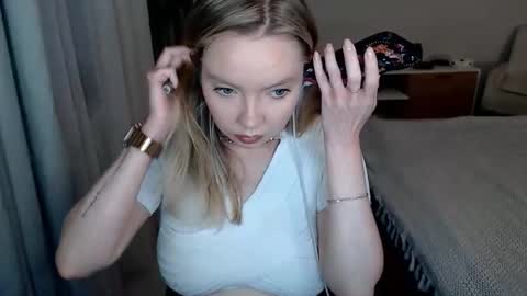 Snapshot of polinajones chatting on June 9, 5:46 pm PolinaJones online show from June 9, 5:46 pm