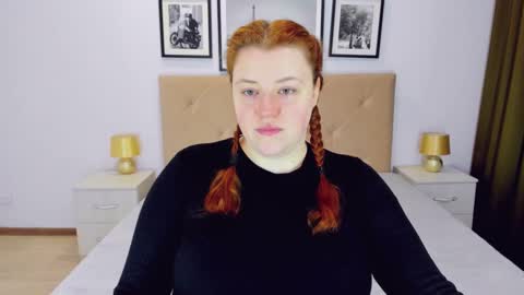 Snapshot of polinasallivan chatting on December 4, 7:39 am Polina online show from December 4, 7:39 am