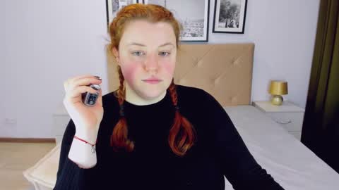Snapshot of polinasallivan chatting on December 4, 11:08 am Polina online show from December 4, 11:08 am