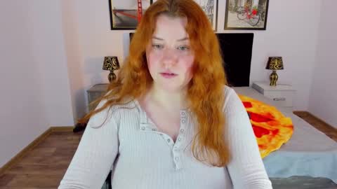 Snapshot of polinasallivan chatting on December 10, 1:44 pm Polina online show from December 10, 1:44 pm