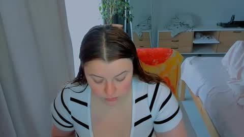 Snapshot of polinasallivan chatting on October 19, 9:10 am Polina online show from October 19, 9:10 am
