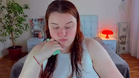 Snapshot of polinasallivan chatting on June 18, 2:54 pm Polina online show from June 18, 2:54 pm