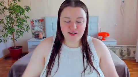 Snapshot of polinasallivan chatting on July 28, 12:01 pm Polina online show from July 28, 12:01 pm