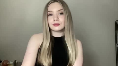polishangel222 online show from April 29, 7:42 pm