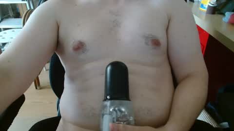 Snapshot of pollote8880 chatting on June 7, 12:31 pm Pollote online show from June 7, 12:31 pm