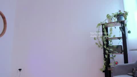Snapshot of polly_____ chatting on May 15, 2:13 pm Polly online show from May 15, 2:13 pm