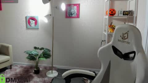 Polly online show from December 2, 1:00 am