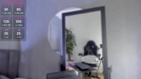 POLLY online show from November 4, 10:25 am