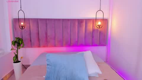 Snapshot of pollybabe_ chatting on June 3, 10:29 am POLLY online show from June 3, 10:29 am