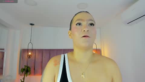 Snapshot of pollybabe_ chatting on June 16, 10:29 am POLLY online show from June 16, 10:29 am