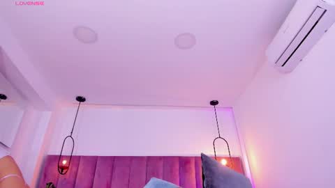Snapshot of pollybabe_ chatting on June 17, 10:39 am POLLY online show from June 17, 10:39 am