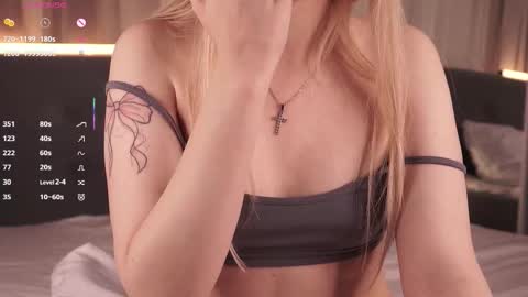 Snapshot of pollybun chatting on September 15, 10:10 pm Anna online show from September 15, 10:10 pm