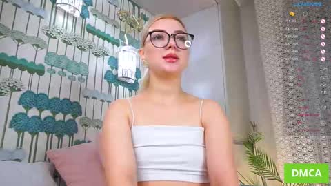 Snapshot of pollybun chatting on October 21, 6:03 am Anna online show from October 21, 6:03 am