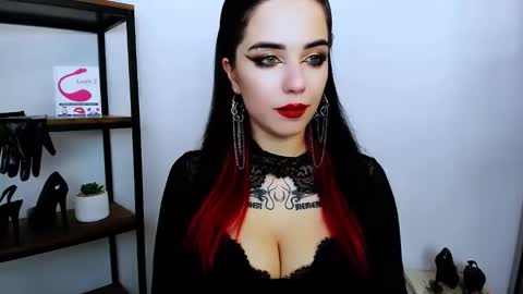 Snapshot of pollyflowers chatting on December 7, 2:09 am Polly online show from December 7, 2:09 am