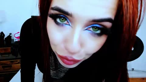 Snapshot of pollyflowers chatting on March 7, 3:47 am Polly online show from March 7, 3:47 am