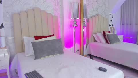 Snapshot of pollygrey_ chatting on January 14, 3:11 am Carolina online show from January 14, 3:11 am