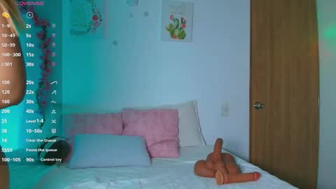 Snapshot of pollygrey_ chatting on May 17, 3:59 am Carolina online show from May 17, 3:59 am