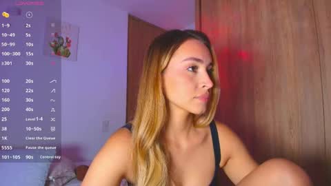 Snapshot of pollygrey_ chatting on June 7, 2:48 am Carolina online show from June 7, 2:48 am