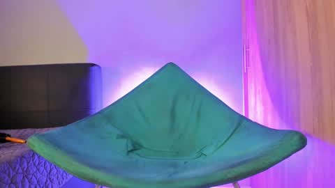 Snapshot of pool_baker_ chatting on December 11, 2:30 am johnatan online show from December 11, 2:30 am