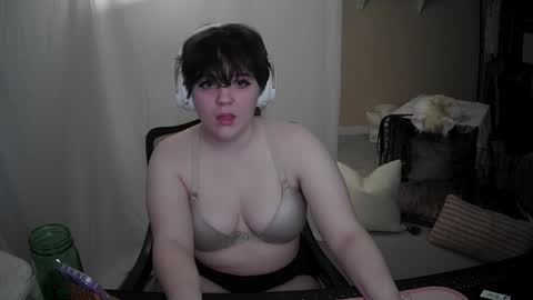 Snapshot of popaspuppy chatting on January 18, 2:25 am Puppy online show from January 18, 2:25 am