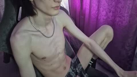 Snapshot of popoul_couple chatting on June 18, 7:30 am popoul_couple online show from June 18, 7:30 am