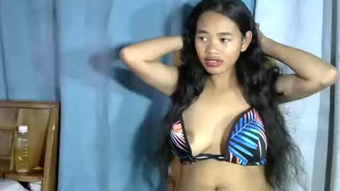 Snapshot of poppy_kelley chatting on March 28, 4:34 am Lilly online show from March 28, 4:34 am